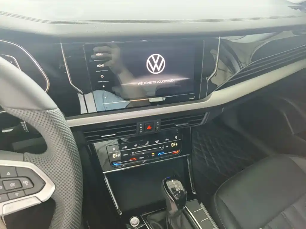 Volkswagen Passat 2026 2026 Outstanding Edition 380TSI Starlight Dragon Soaring Version