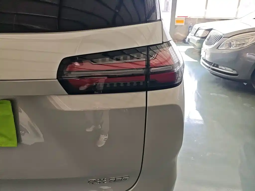 Wuling Motors Xingguang 730 New Energy 2025 2025 Model Plug-in Hybrid Base Version