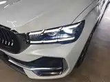 Фото 24 - Geely Monjaro