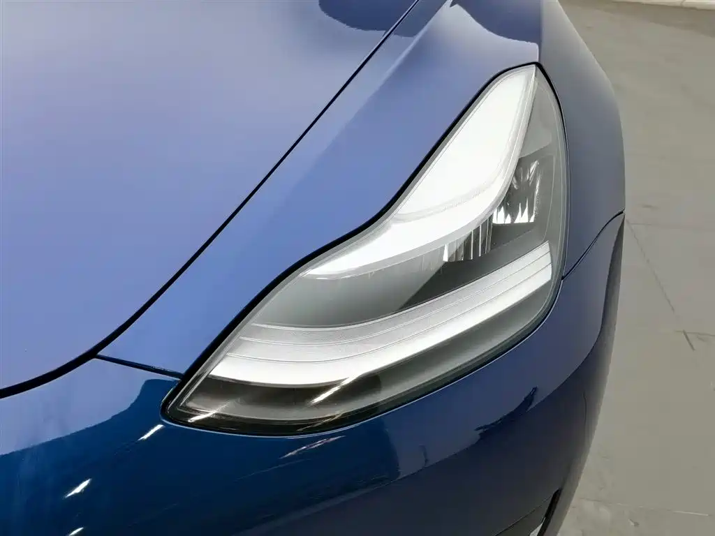 TESLA MODEL 3 (IMPORTED)
