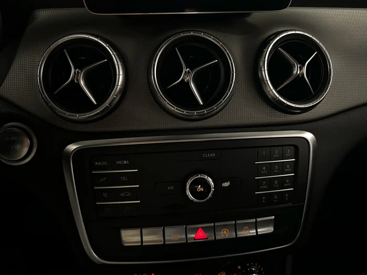 Mercedes-Benz CLA (Import) 2018 CLA 200 Fashion Edition фото 8