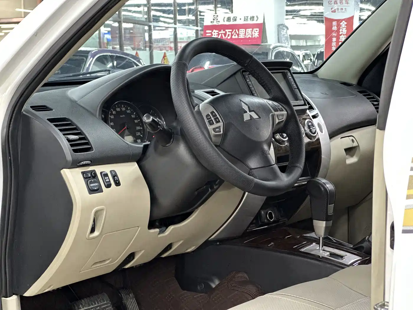 Mitsubishi Pajero Sport 2013 3.0L Automatic 4WD Flagship фото 30