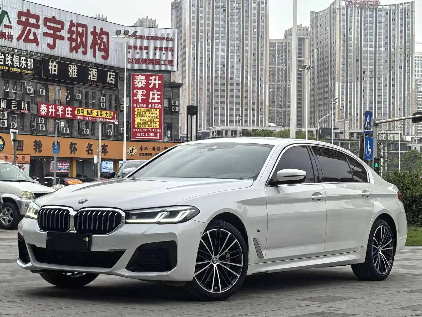 BMW 5-SERIES 2023