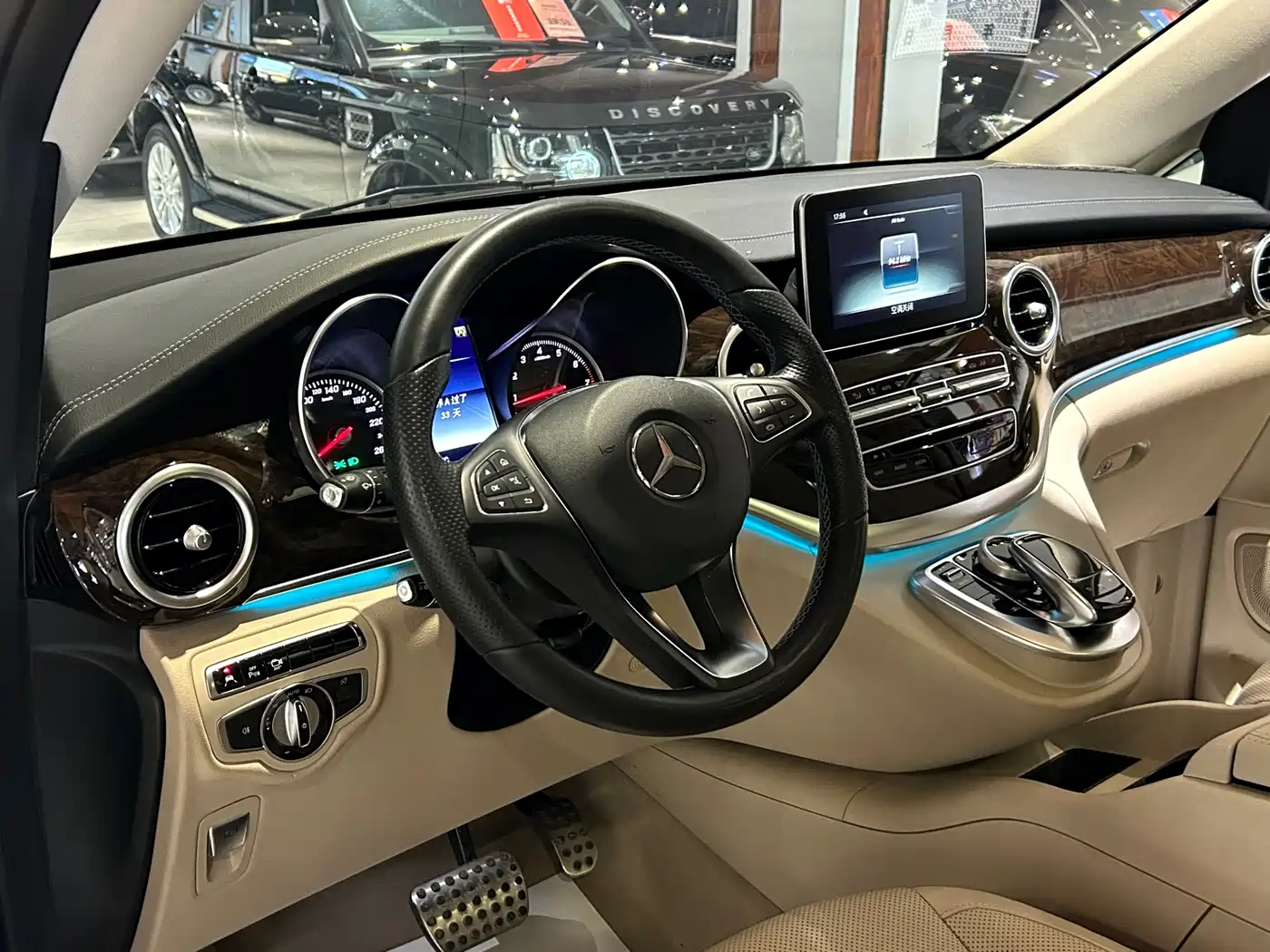 Mercedes-Benz V-Class 2017 2016 V 260 L Premium Long