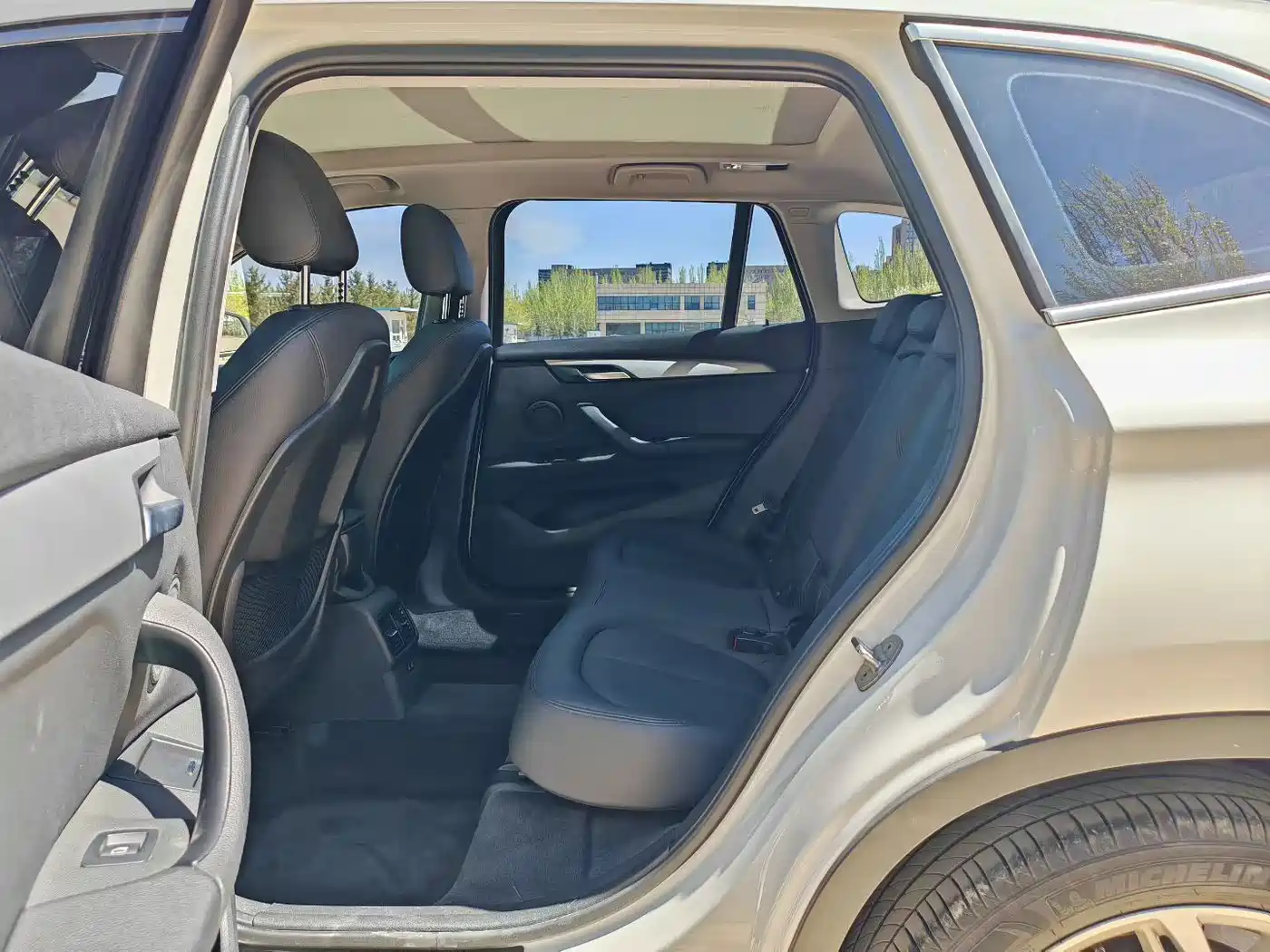 BMW X1 2019 sDrive20Li Leading Model фото 5