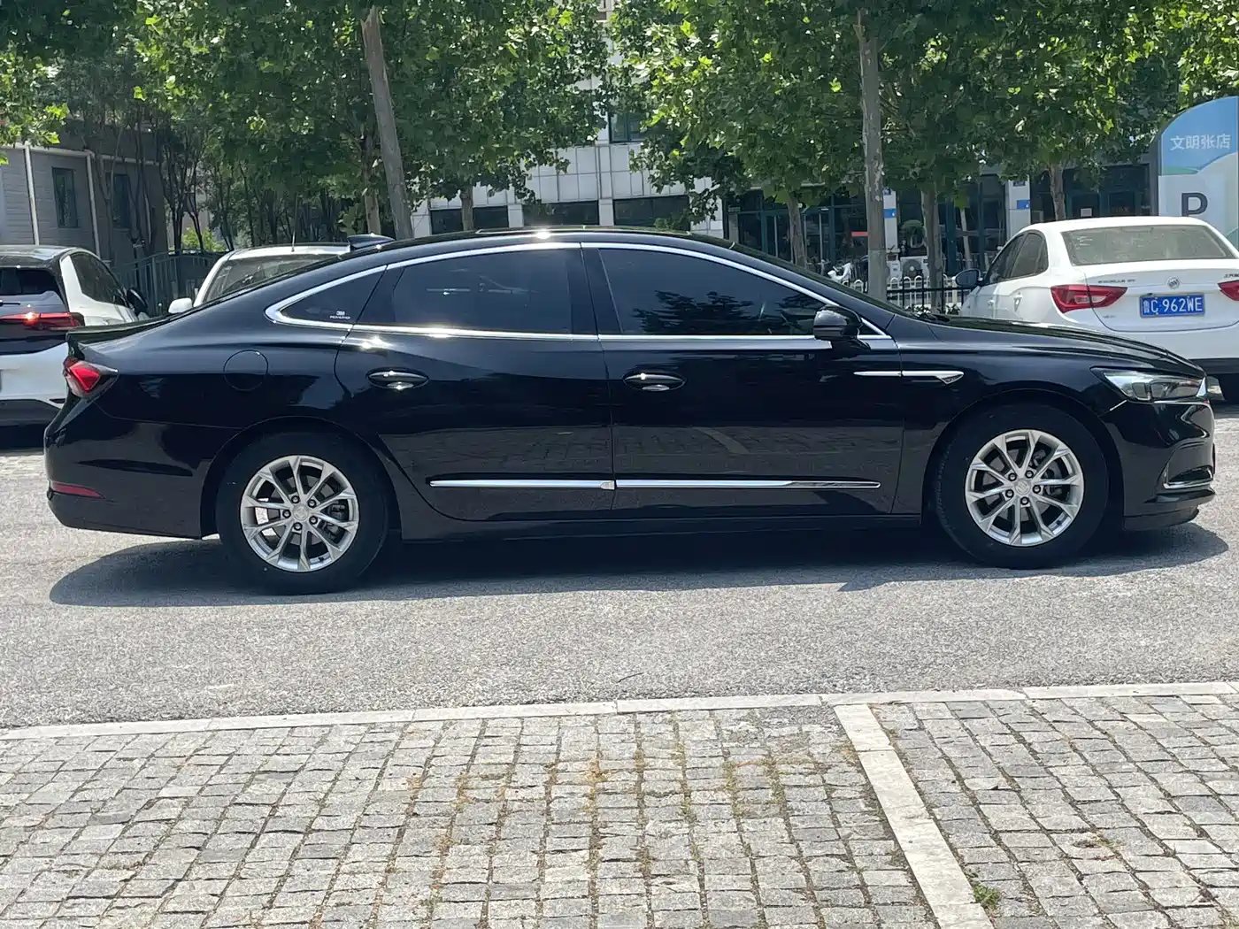 BUICK LACROSSE