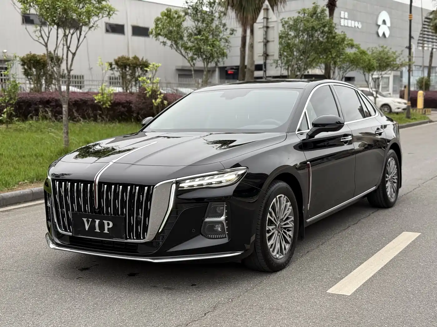Hongqi H5 2025 1.5T DCT Flag Rhythm 500,000 Units Memorial Edition