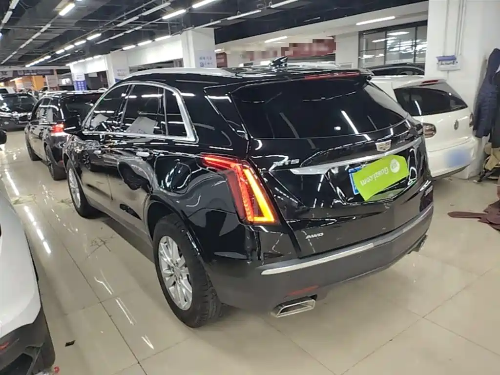 Photo 5 - Cadillac XT5