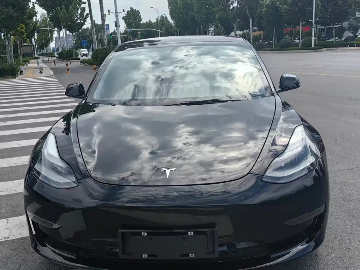 Фото 8 - Tesla Model 3
