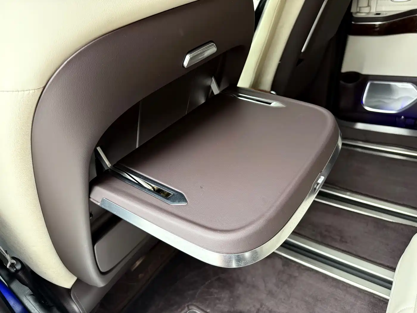Hongqi HQ9 2023 2023 2.0T Smart Connect Flagship