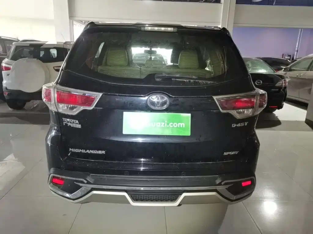 Photo 6 - Toyota Highlander