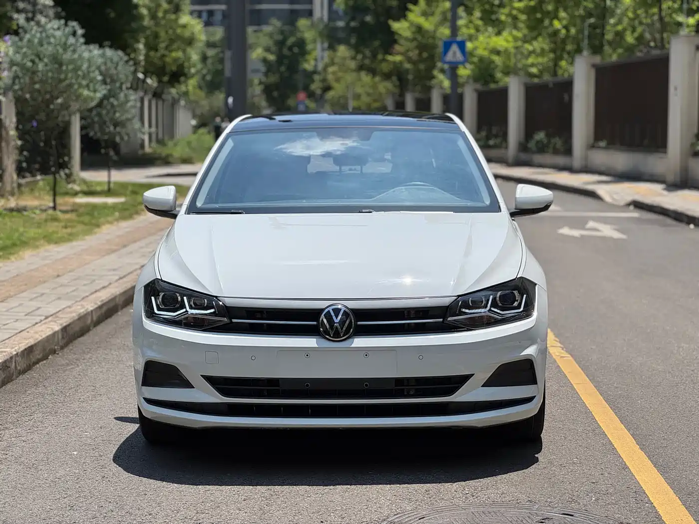 Volkswagen Polo 2023 Plus 1.5L Automatic Colorful Tech Edition фото 3