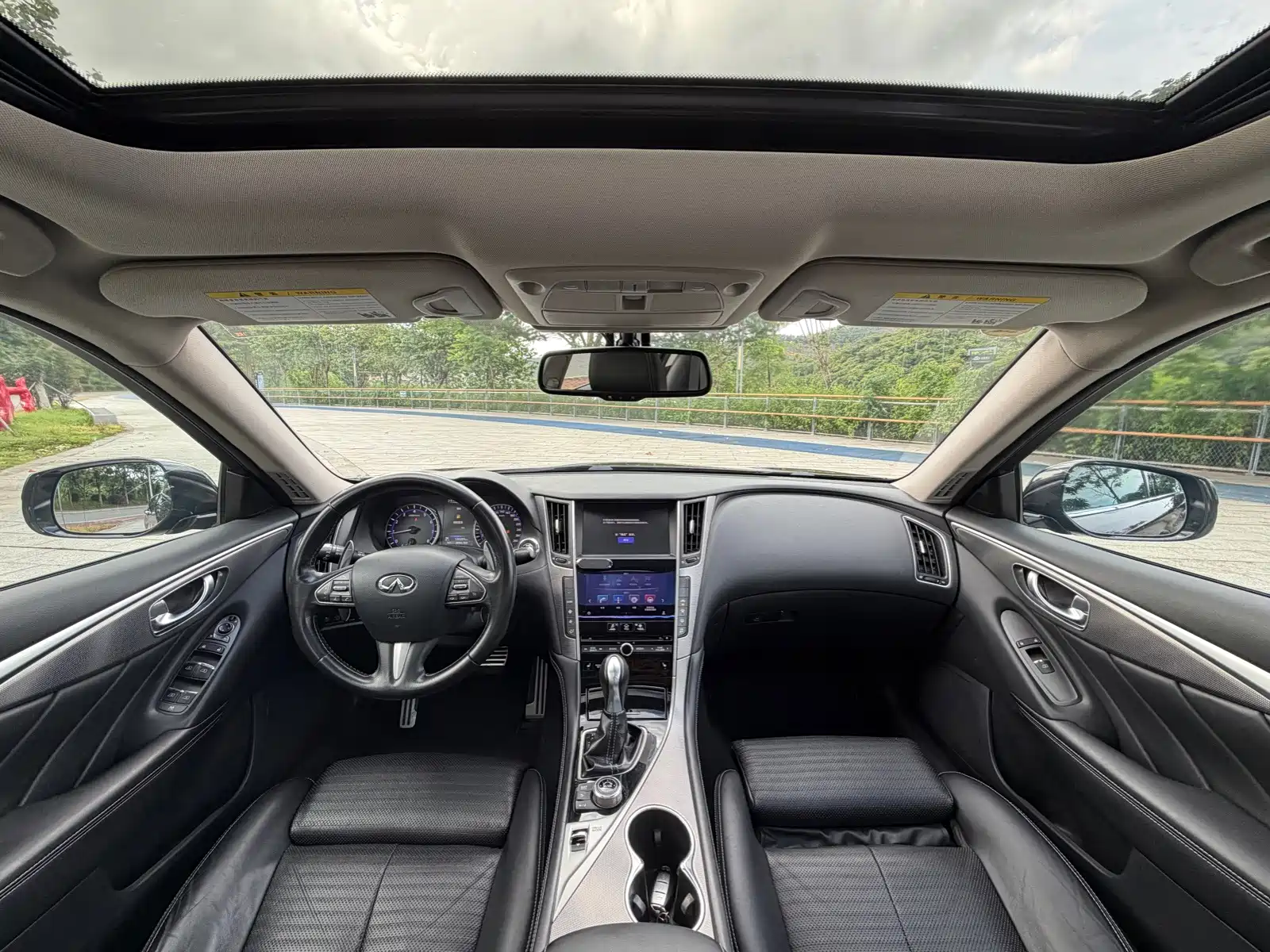 Photo 10 - Infiniti Q50L