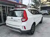 Photo 3 - Geely Emgrand X6