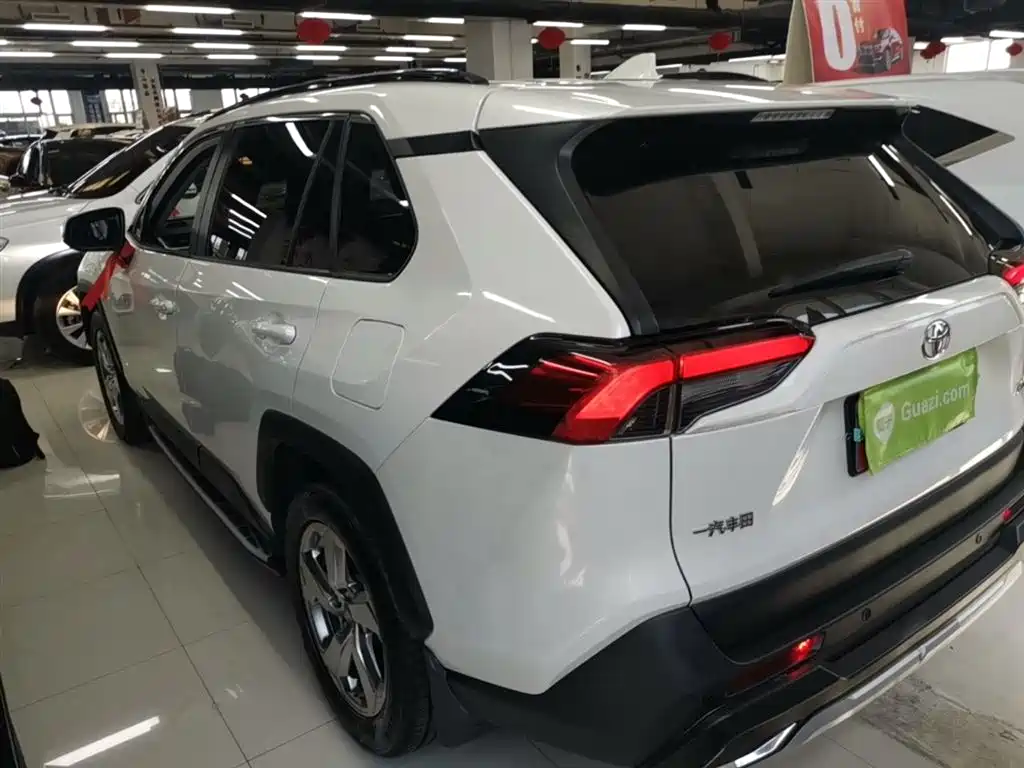 Toyota RAV4 Rongfang 2020 2.0L CVT 2WD Fashion PLUS фото 5