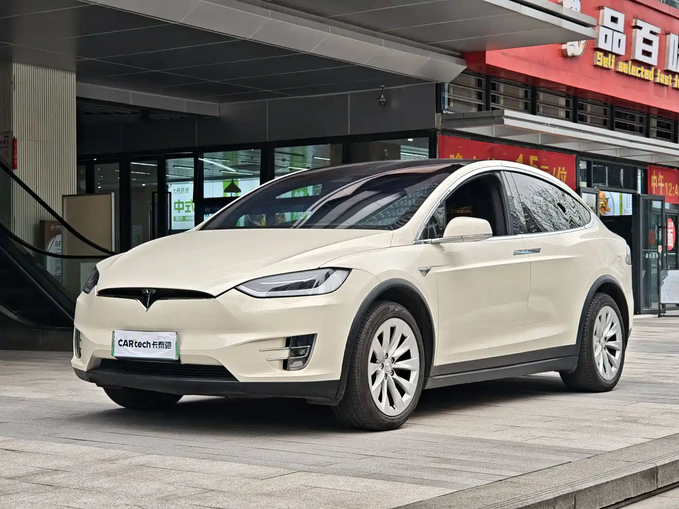 TESLA MODEL X