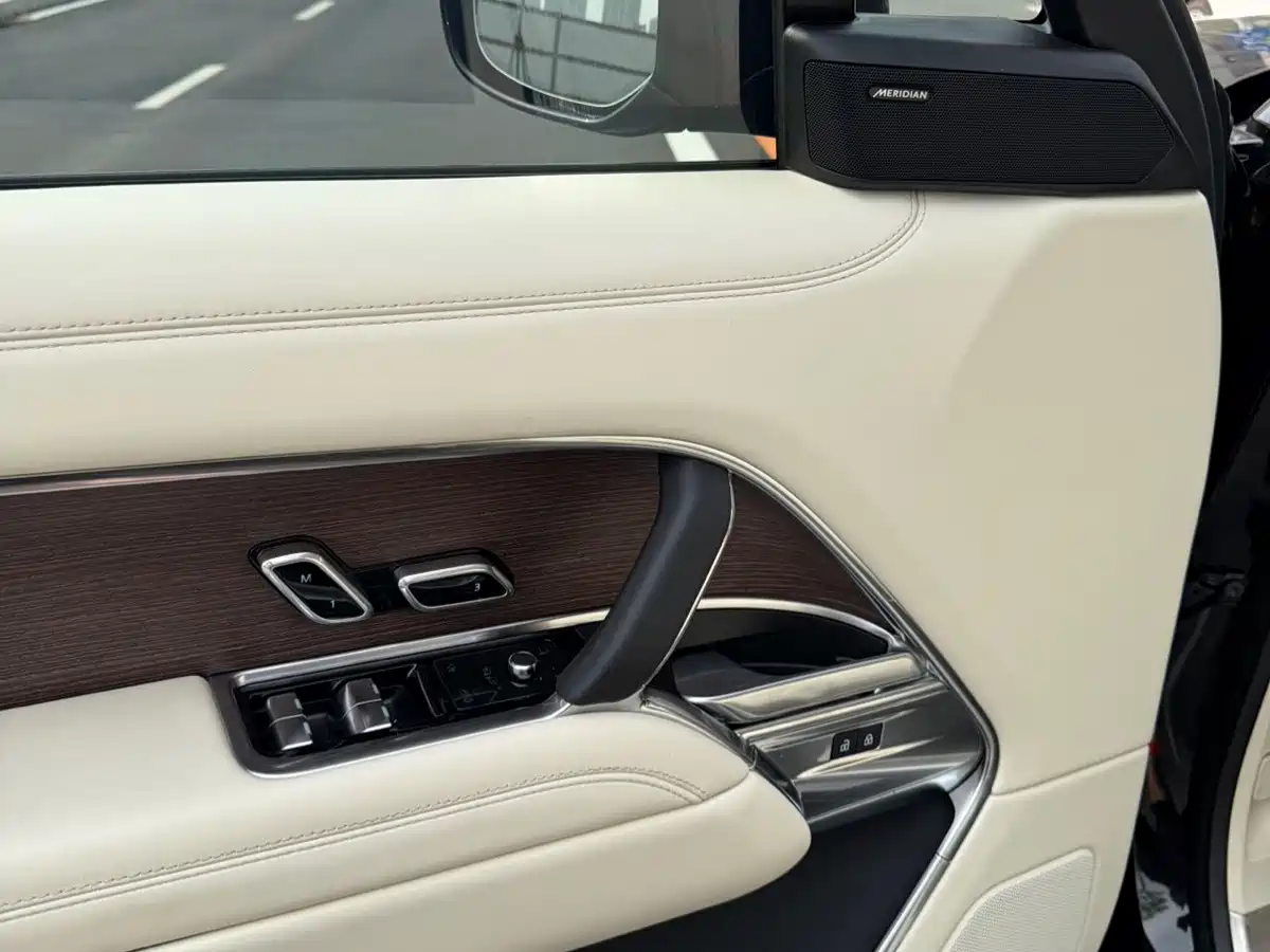 Фото 9 - Land Rover Range Rover