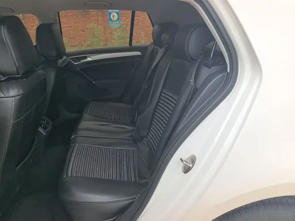Volkswagen Golf 2018 1.6L Automatic Comfort фото 17
