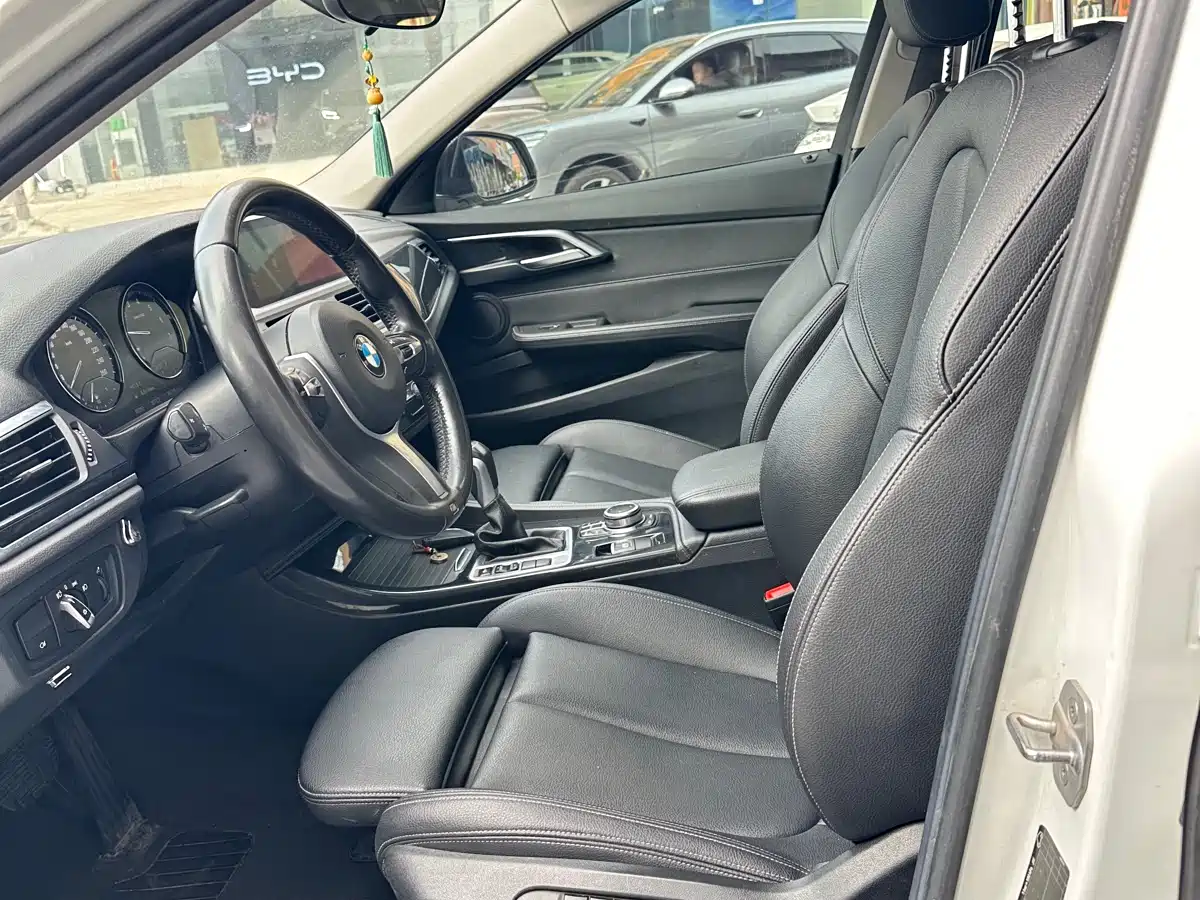 BMW 1 Series 2019 118i M Sport Package фото 7