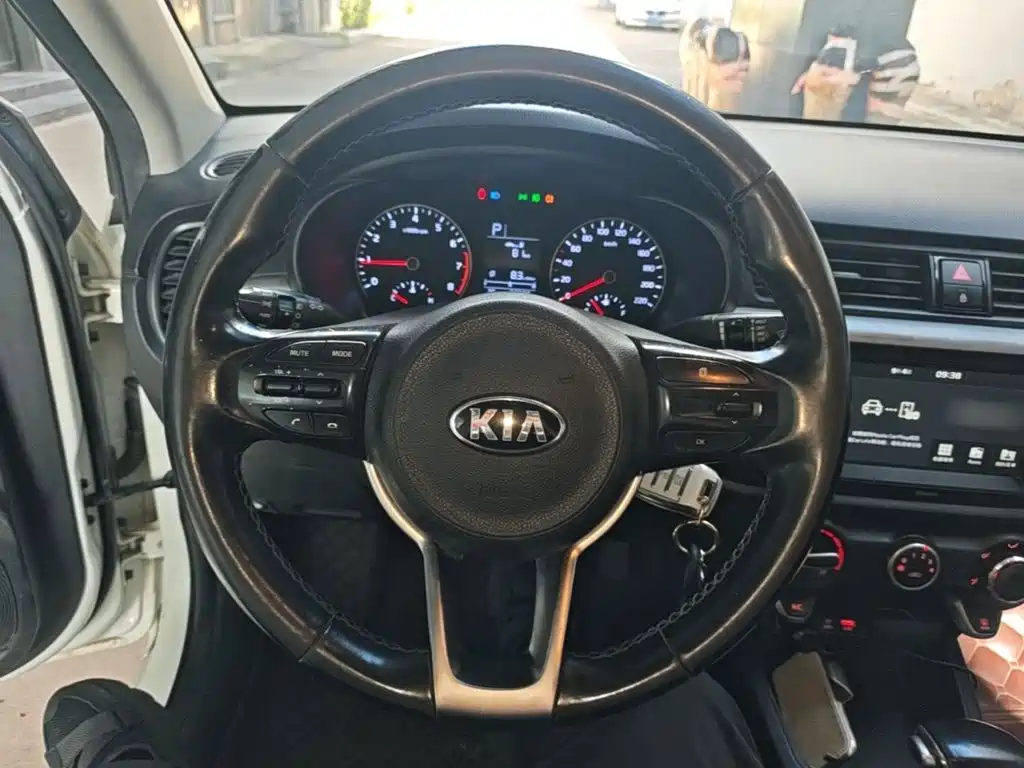 Kia K2 2017 2017 Sedan 1.4L AT GLS