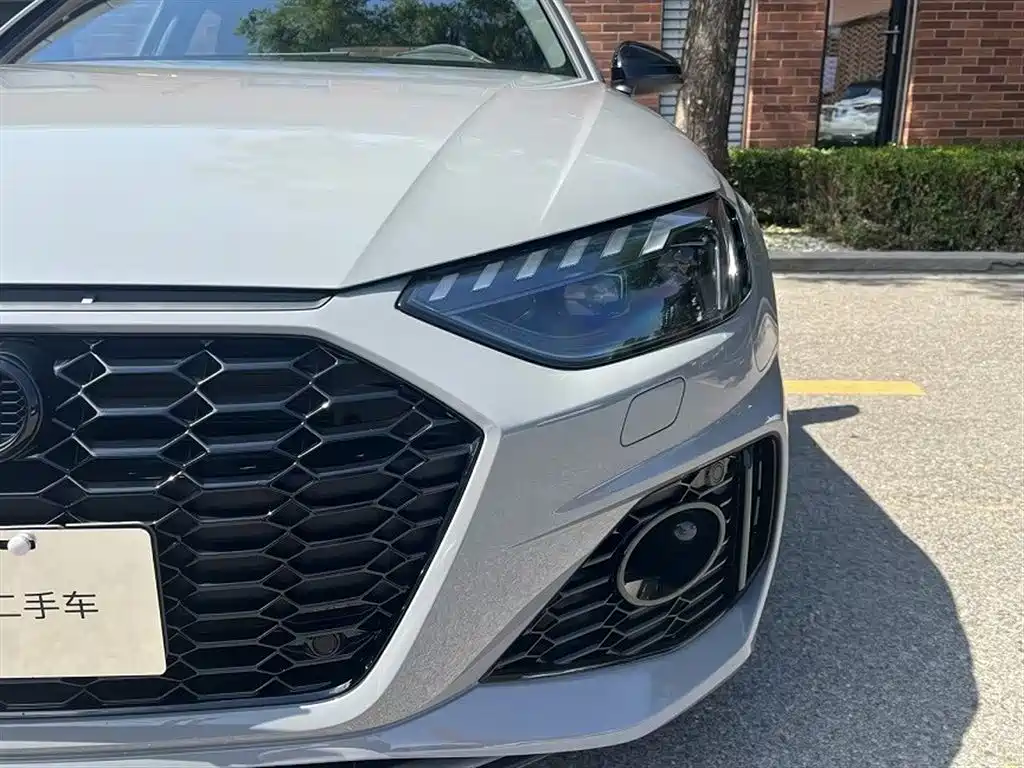 AUDI RS 4