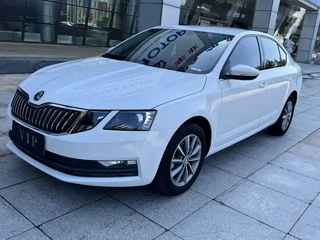 Skoda Octavia 1.5L, Автомат, Комфорт