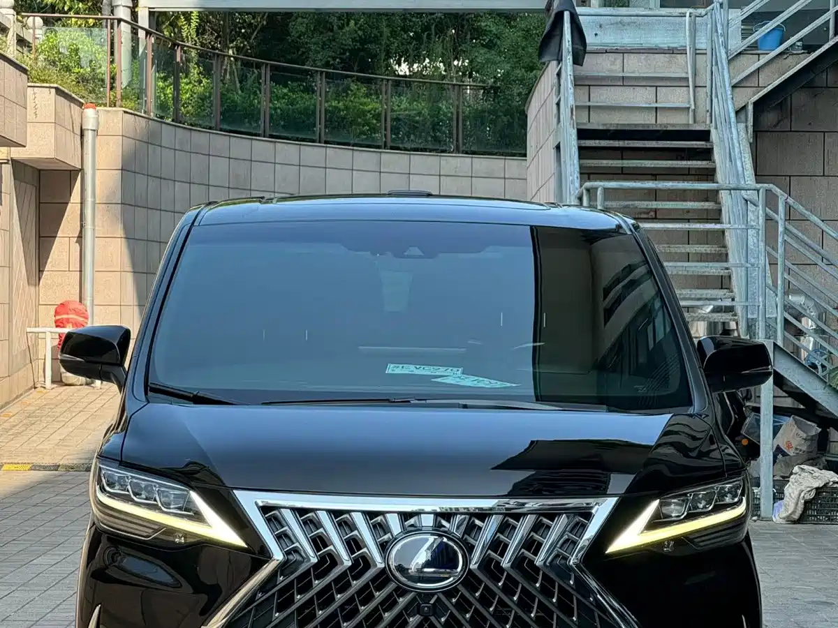Lexus LM 2020 2020 300h 4-Seat Imperial Edition