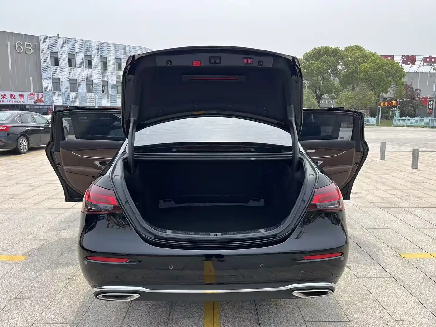 MERCEDES-BENZ E CLASS