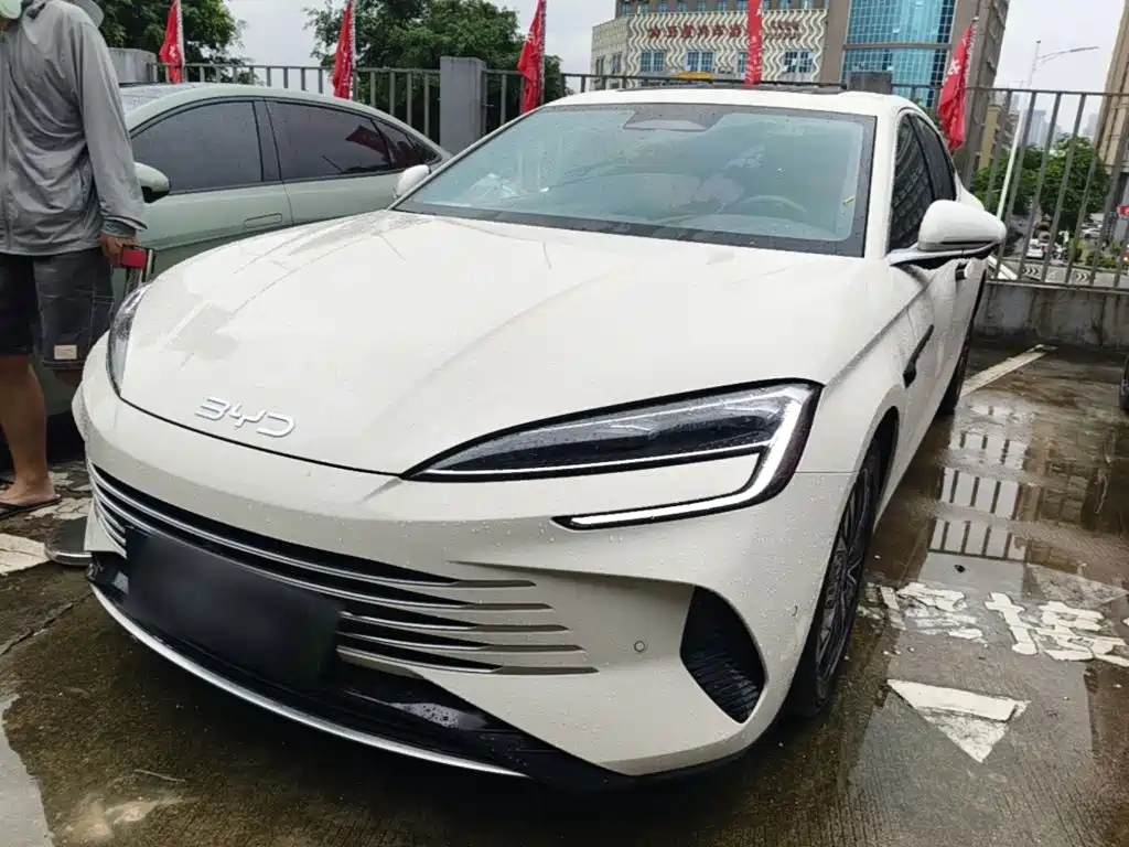 BYD Seal 07 DM-i 2025 Smart Drive Edition DM-i 1.5T 125km Flagship
