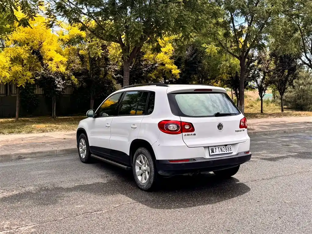Volkswagen Tiguan 2010 1.8TSI Automatic 2WD Trend фото 9