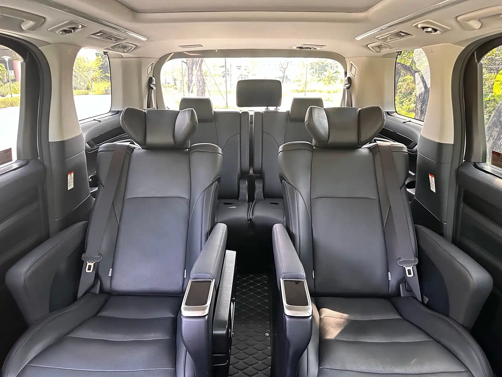 Фото 17 - Toyota Vellfire