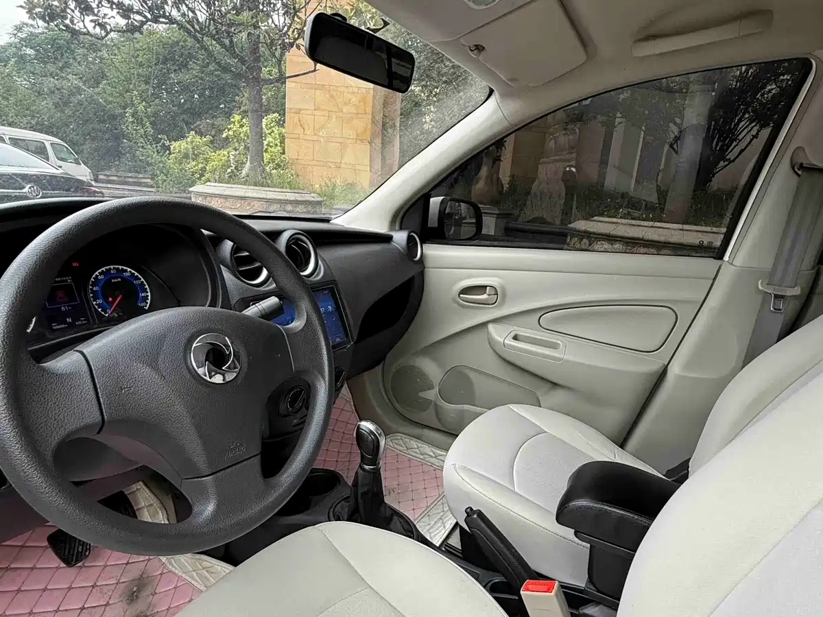 Dongfeng Junfeng ER30 2018 2018 Model Base