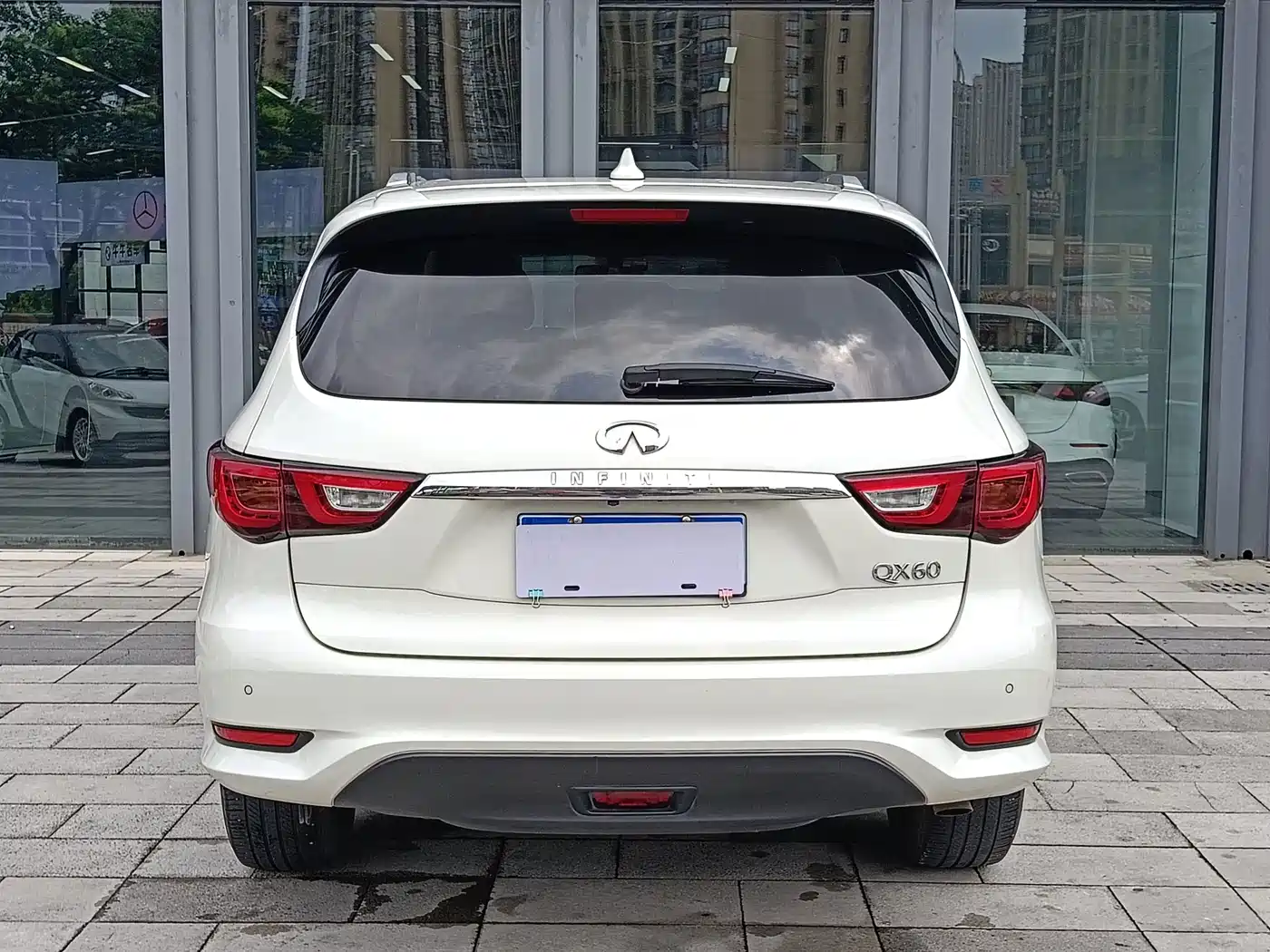 Infiniti QX60 (Import) 2018 2018 2.5 S/C Hybrid FWD Champion Family Edition