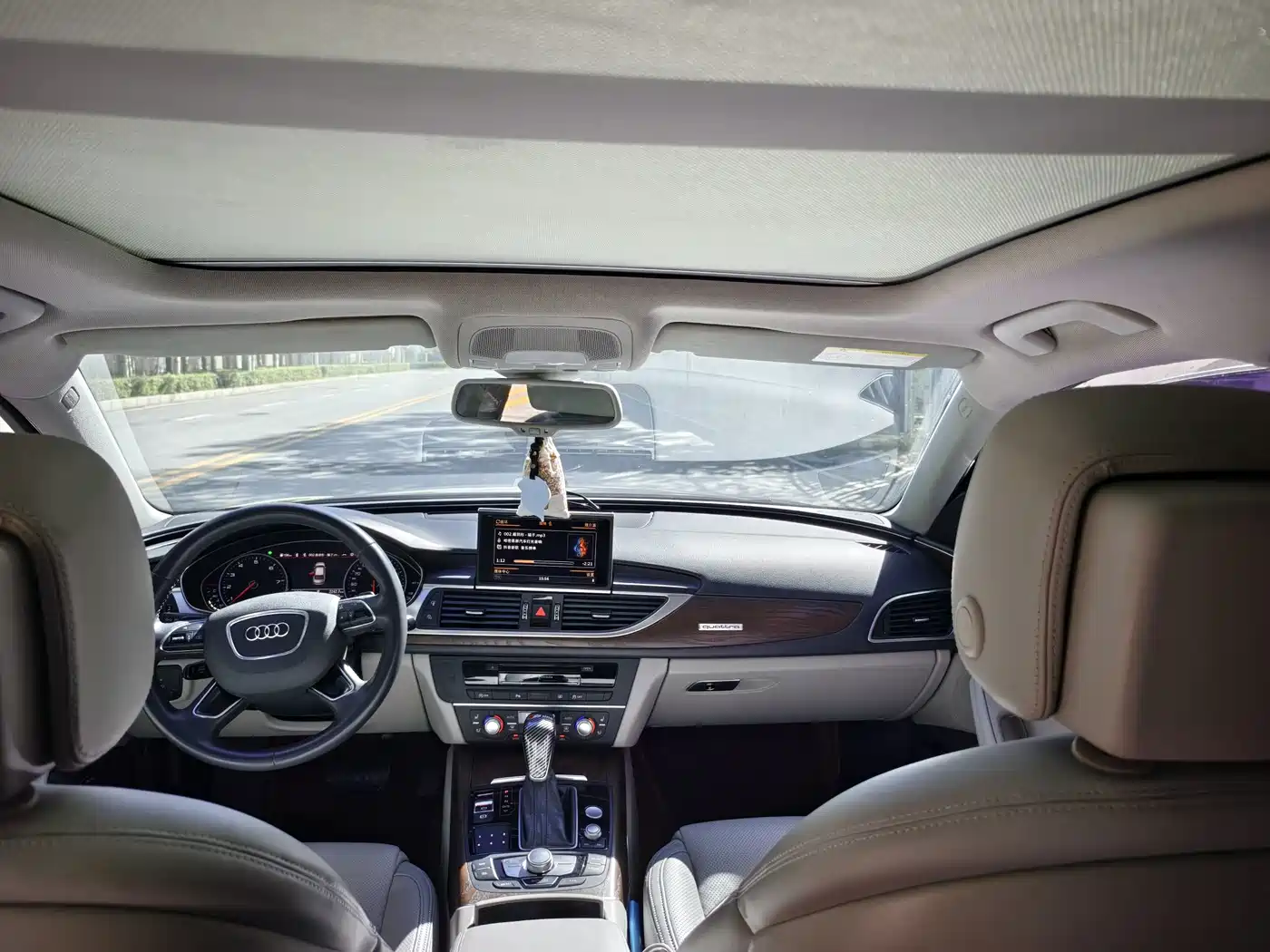 Фото 7 - Audi A6L