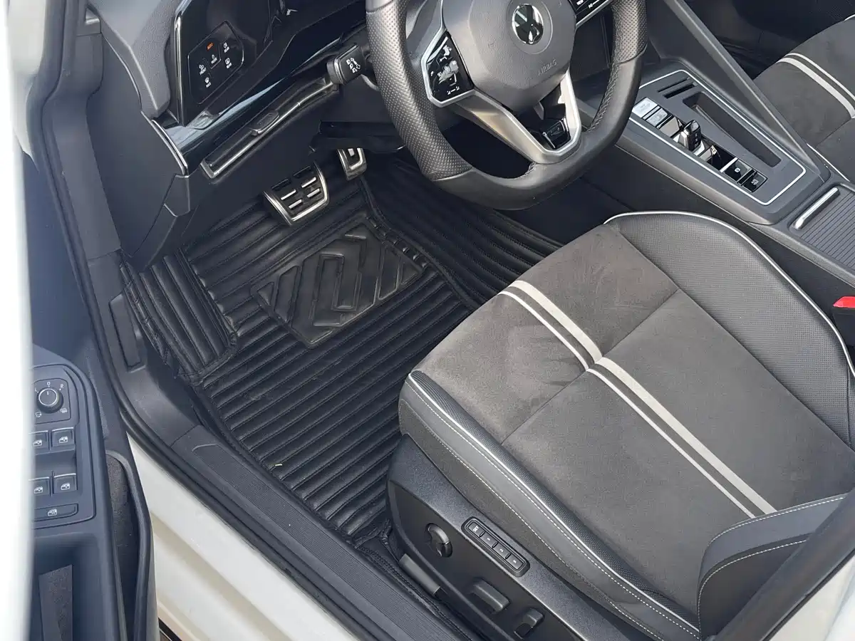 Volkswagen Golf 2021 280TSI DSG R-Line фото 4