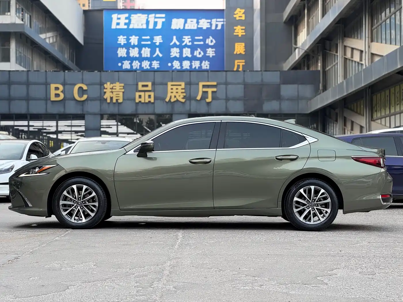 Lexus ES 2021 200 Excellence Edition фото 4