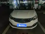 Фото 2 - Geely Vision