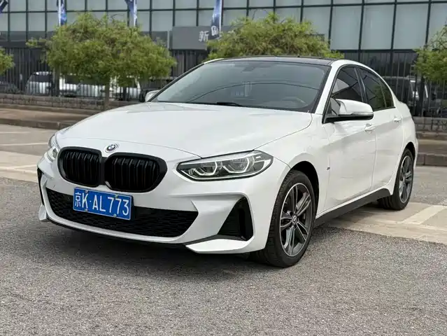 BMW 1-SERIES 2023