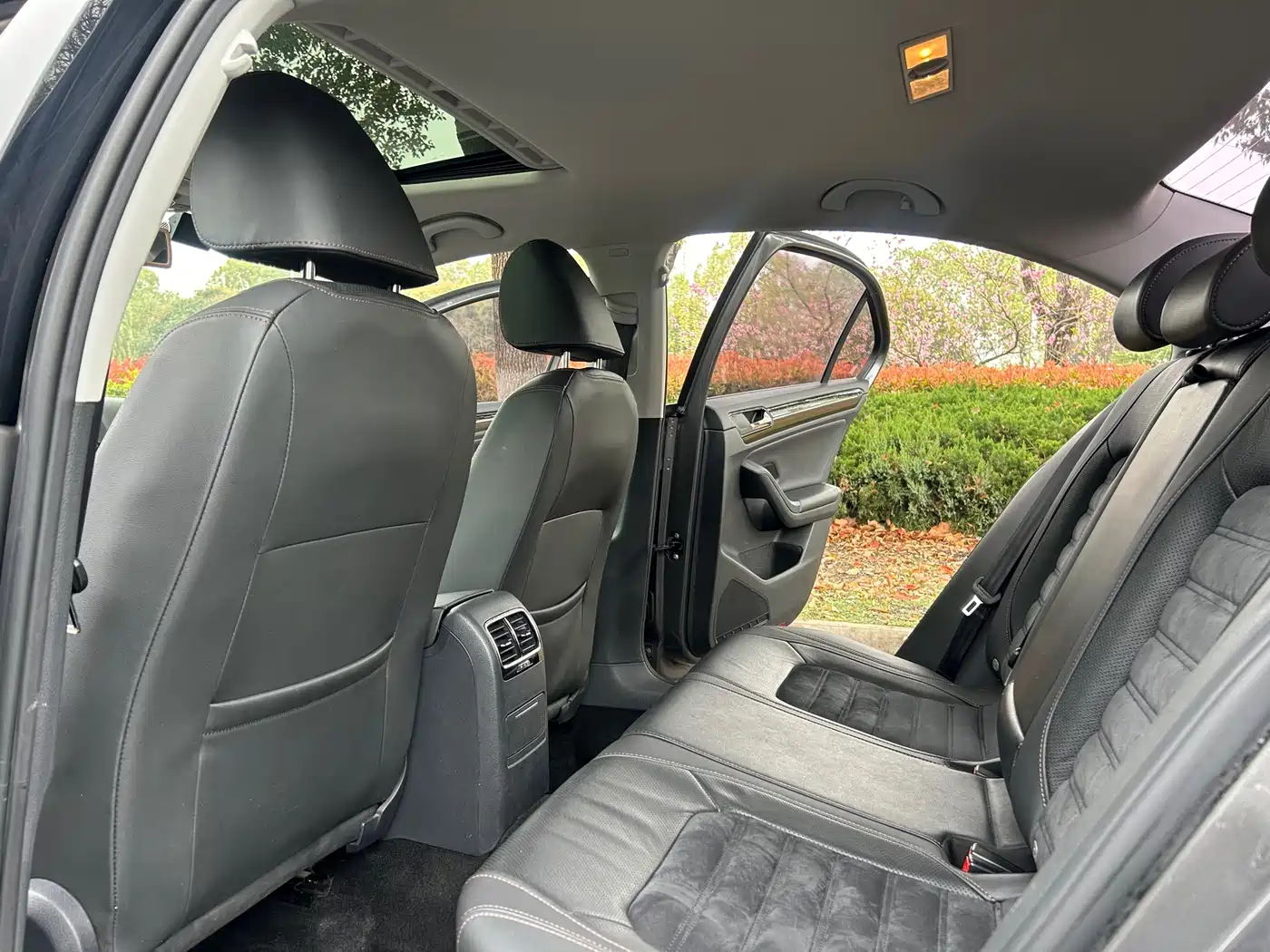 Volkswagen Sagitar 2015 230TSI Automatic Luxury фото 13