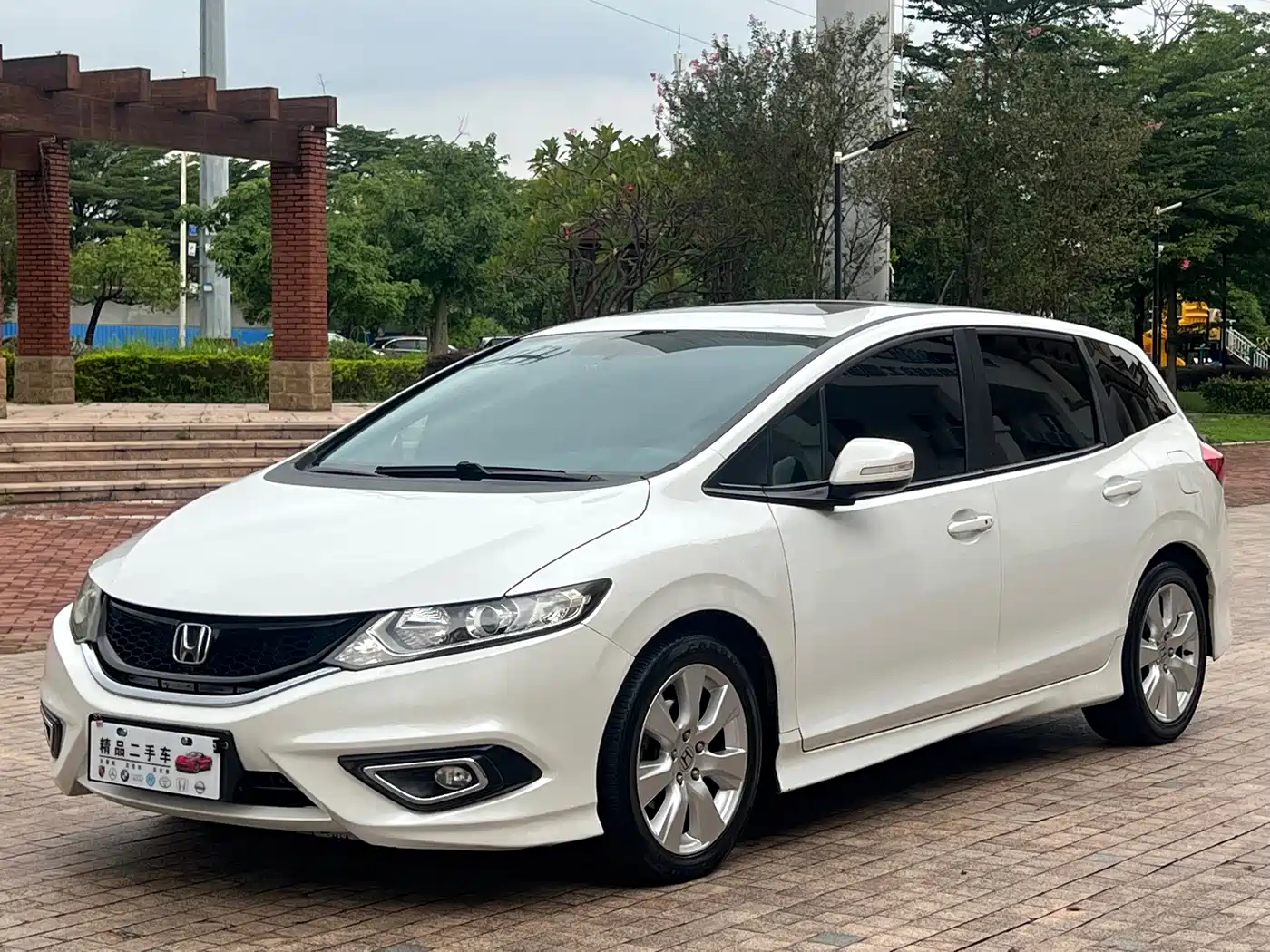 Фото 1 - Honda Jade