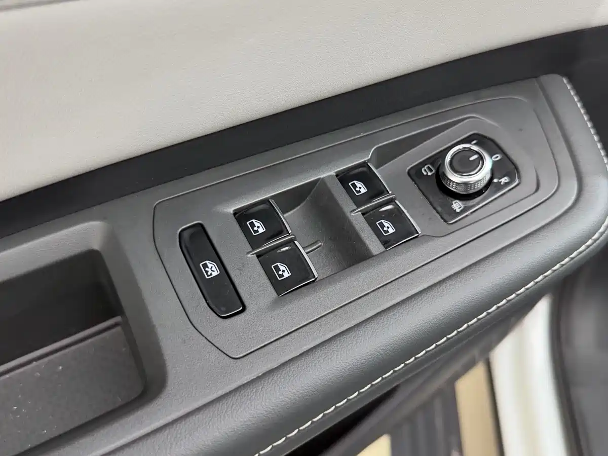 Photo 23 - Volkswagen Teramont