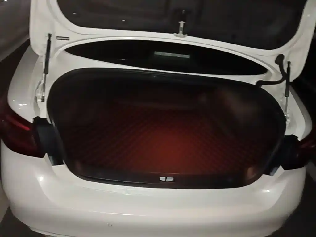 Фото 19 - Infiniti Q50L