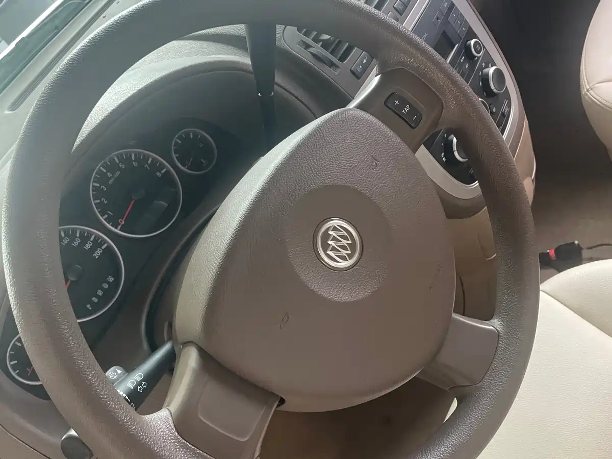 Фото 5 - Buick GL8