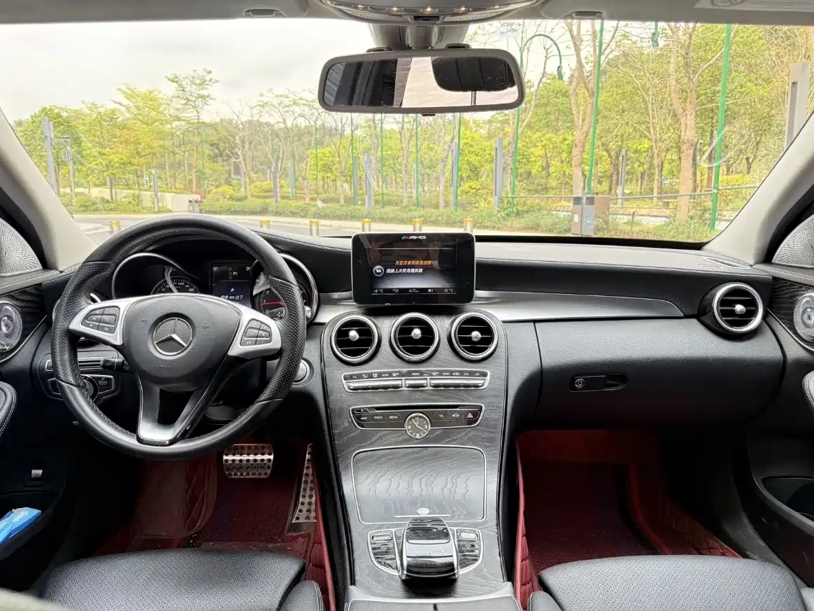 Photo 6 - Mercedes-Benz C-Class