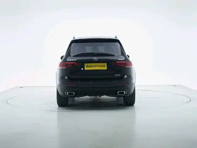 Фото 8 - Mercedes-Benz GLB