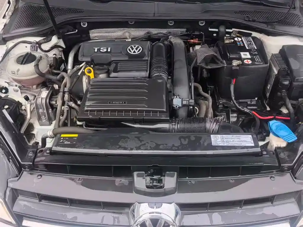 Фото 5 - Volkswagen Golf