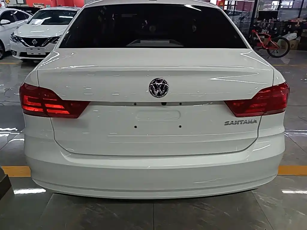 VOLKSWAGEN SANTANA
