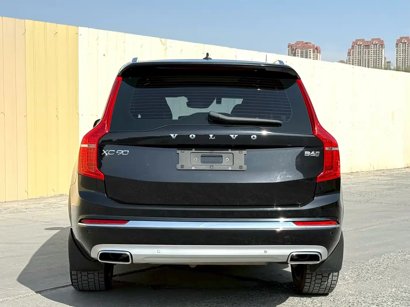 VOLVO XC90