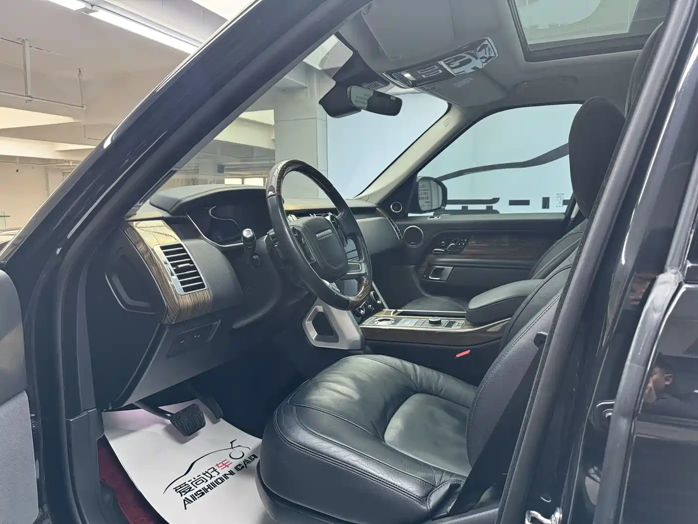 Land Rover Range Rover 2018 3.0 SC V6 Vogue Heritage Edition фото 8