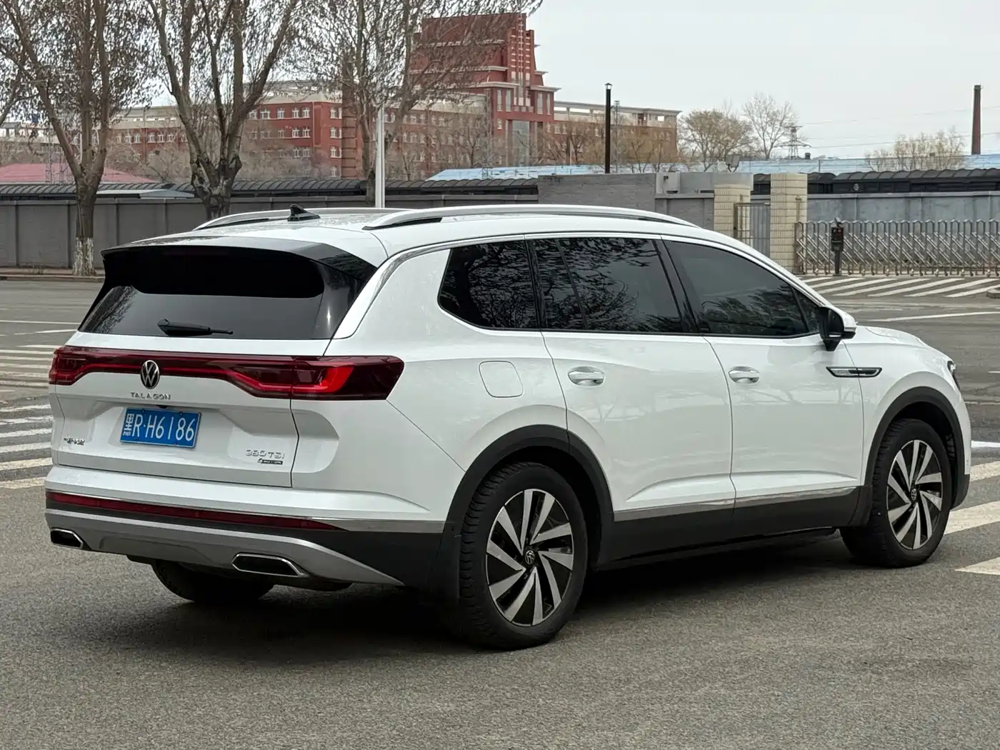 Volkswagen Talagon 2022 380TSI 4WD Luxury Premium Pro Edition 7-Seater фото 6